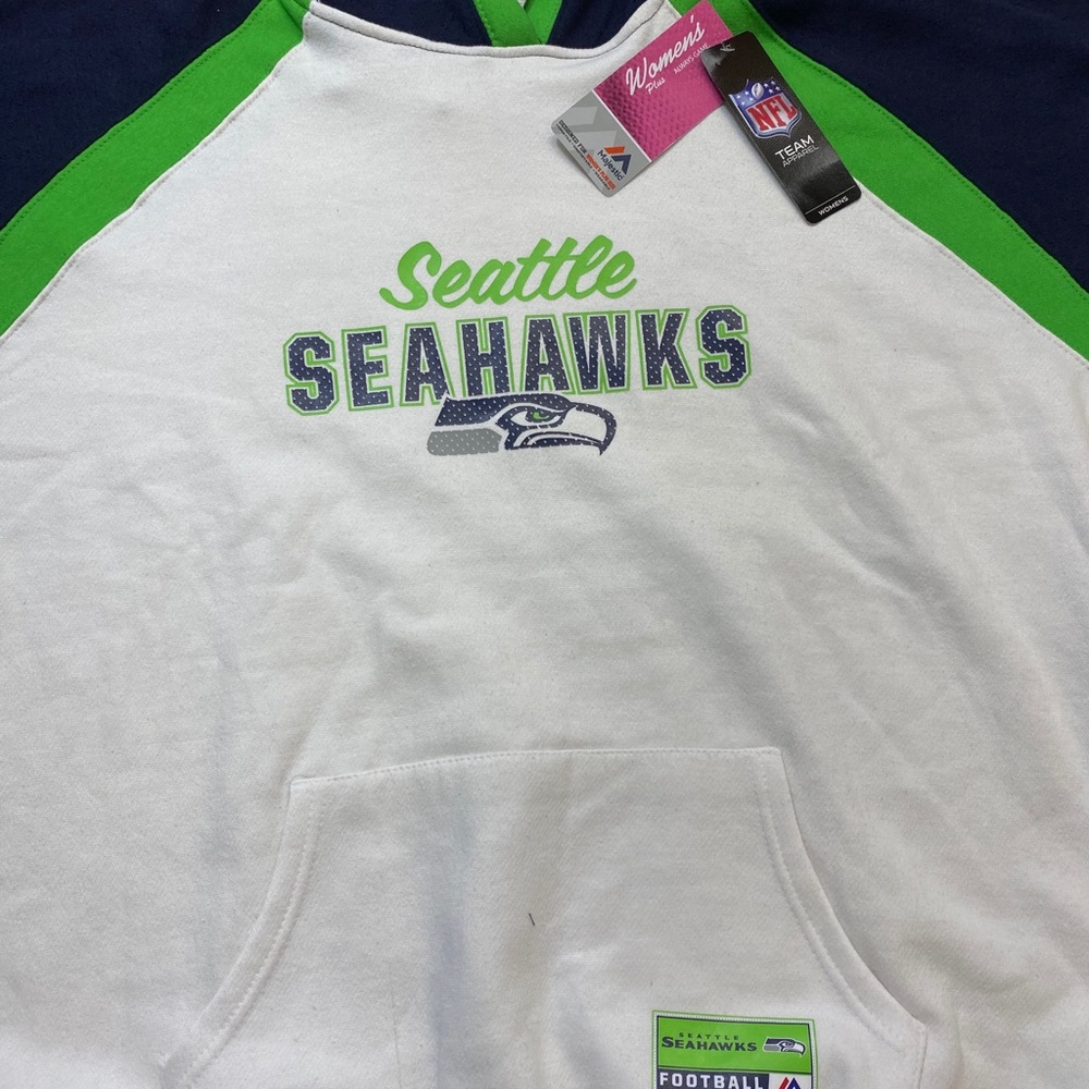 Seattle Seahawks Majestic white hooded sweatshirt